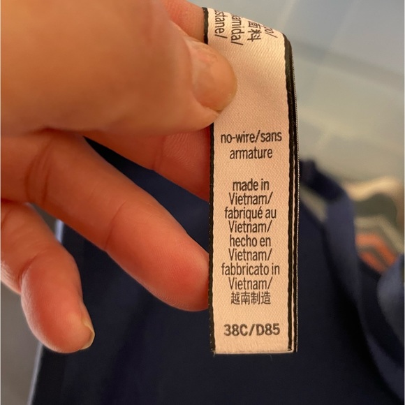 Victoria Secrets Tshirt Bra 38C - Picture 3 of 6